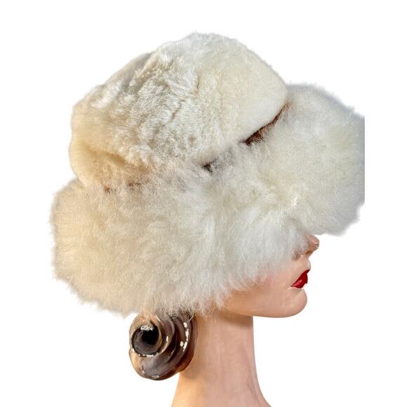 Womens VTG Ivory Shearling Big Brimmed Hat 1970s Large Size Pom Poms - Picture 4 of 8